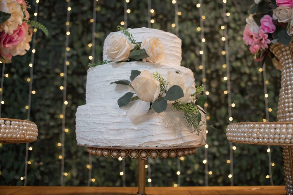 Beautiful multi-tiered wedding cake